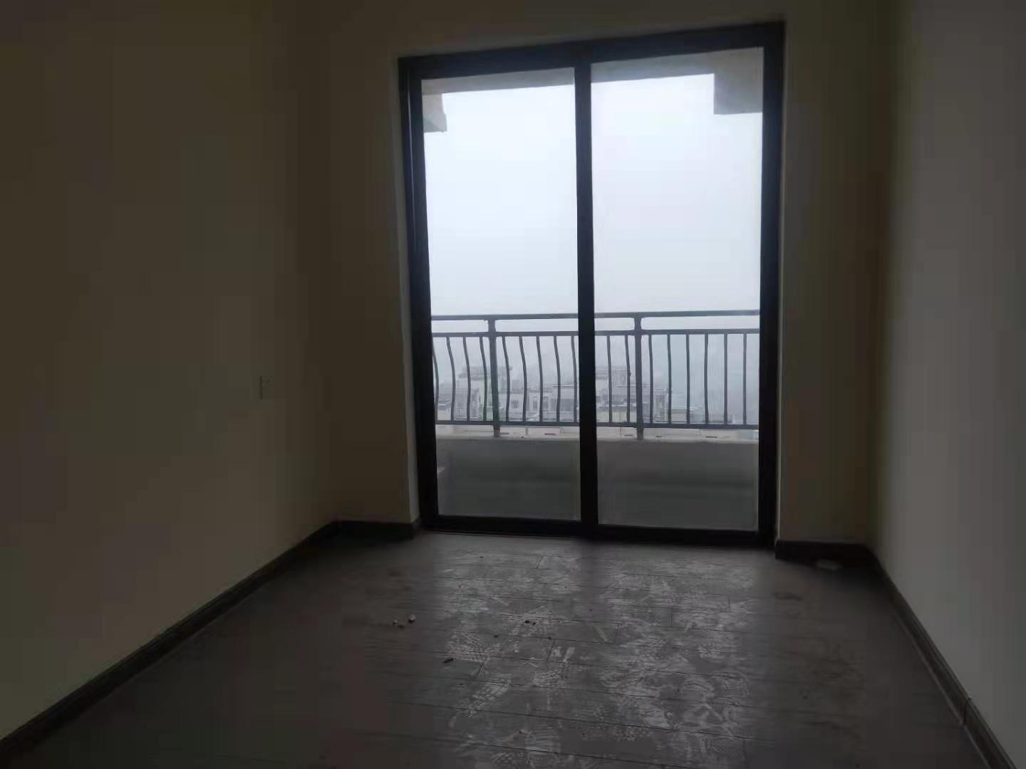 碧桂园 4室2厅2卫 126.8万 碧桂园 4室2厅2卫 126.8万客厅