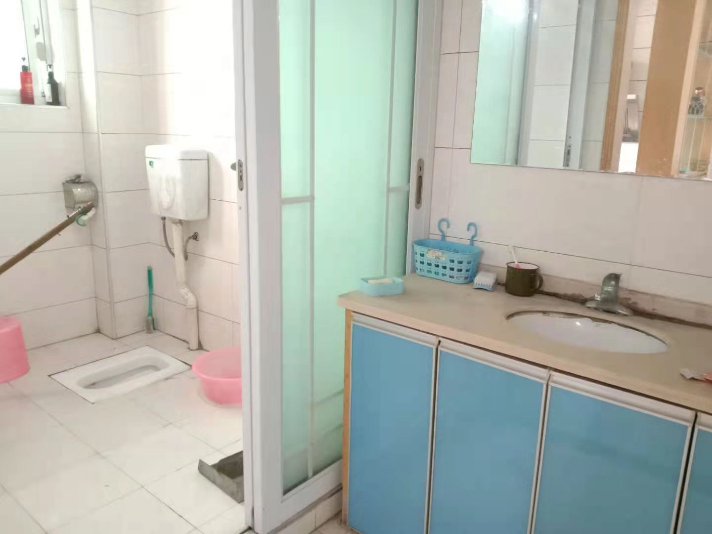 秀水俪园  3室2厅2卫    55.8万 秀水俪园  3室2厅2卫    55.8万卫生间