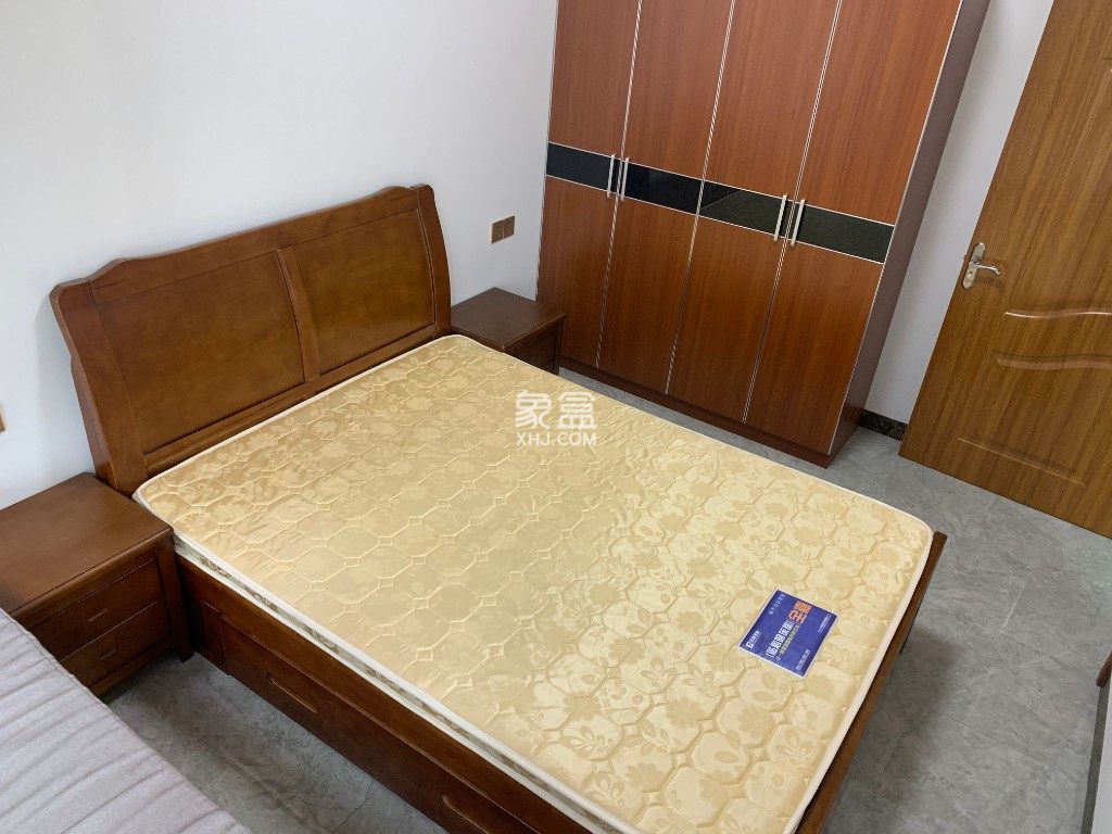 先锋银座  2室1厅1卫   38.00万卧室