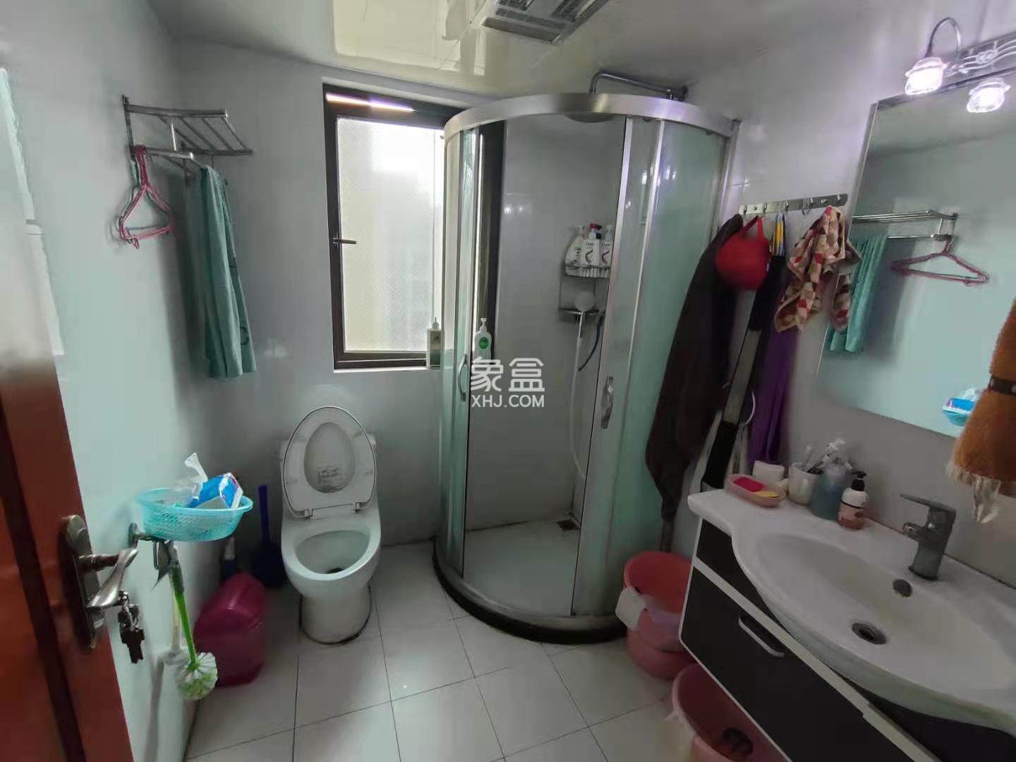 南湖国际2期  2室1厅1卫    2500.0元/月