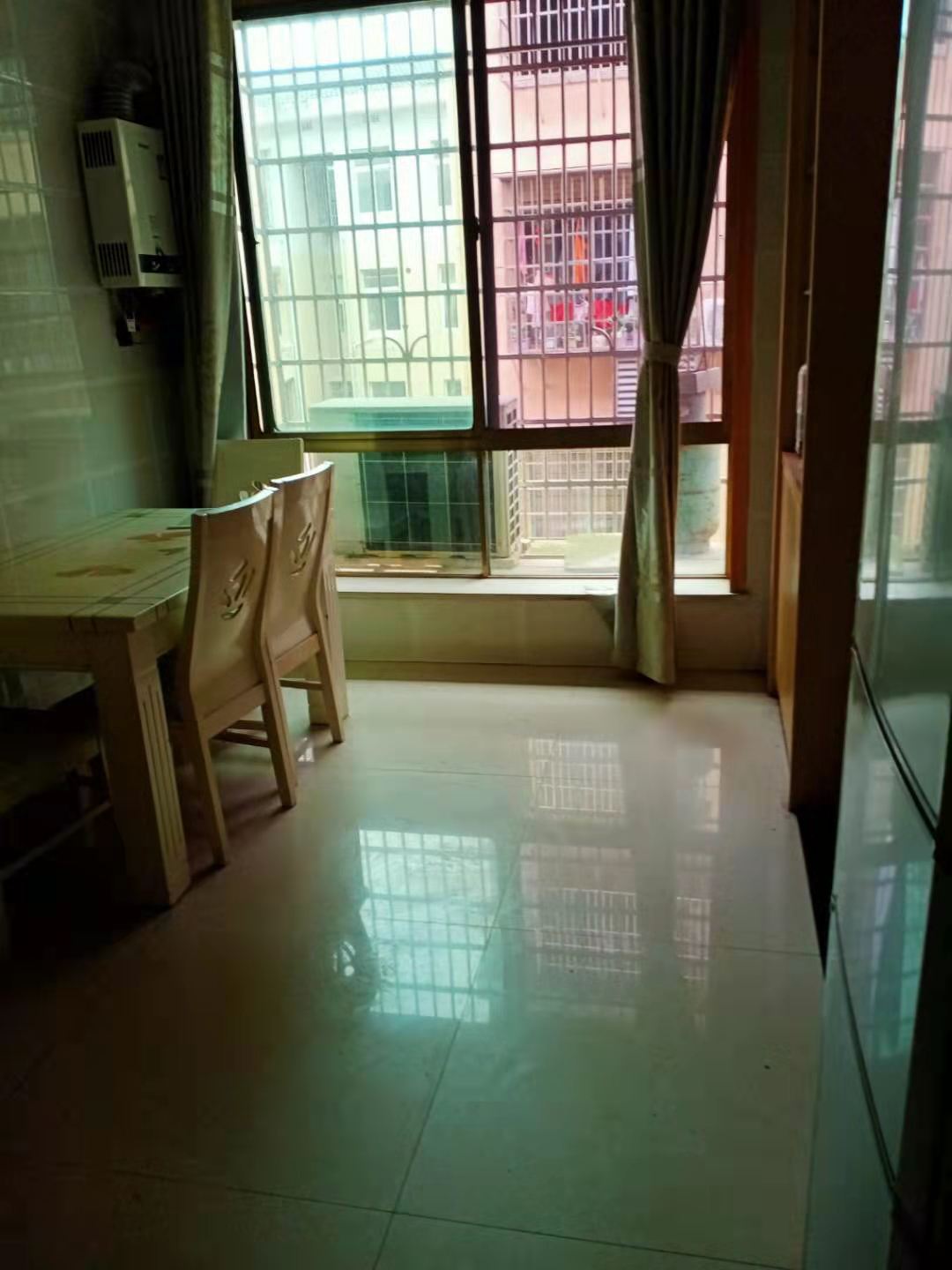 金花湖社区居委会 2室2厅1卫 800.0元/月 金花湖社区居委会 2室2厅1卫 800.0元/月室内图