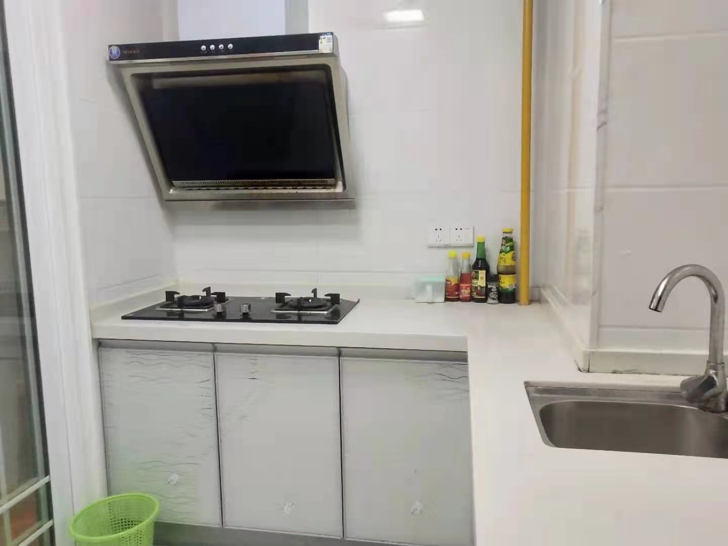 香格里拉  1室1厅1卫   1200.00元/月室内图