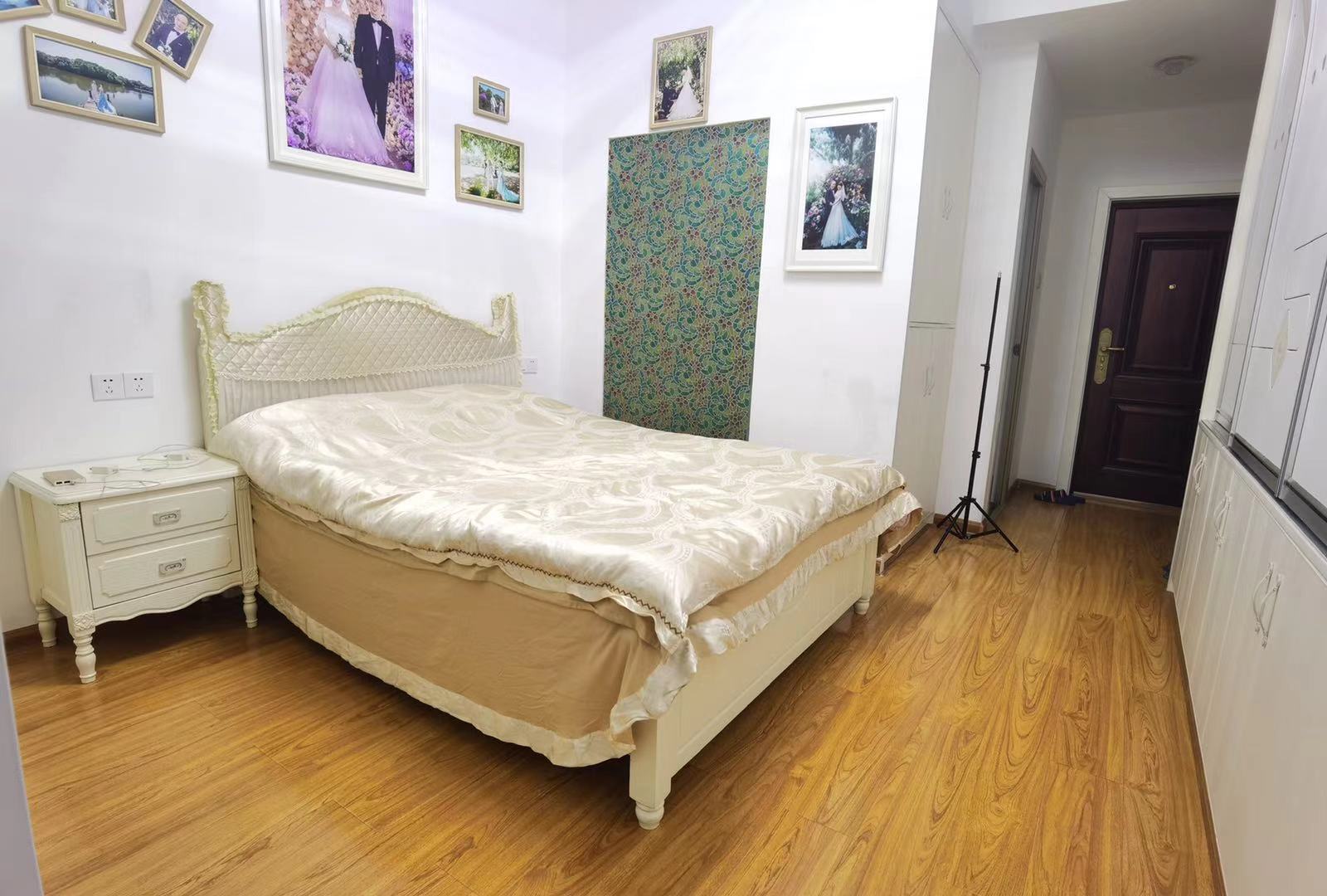 蓝筹公寓1栋 1室1厅1卫 32.0万 蓝筹公寓1栋 1室1厅1卫 32.0万客厅