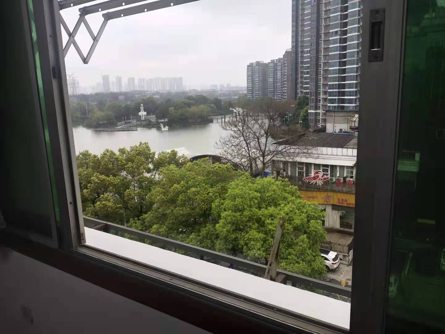 红港路综合楼 3室2厅1卫 1200.0元/月 红港路综合楼 3室2厅1卫 1200.0元/月户型图