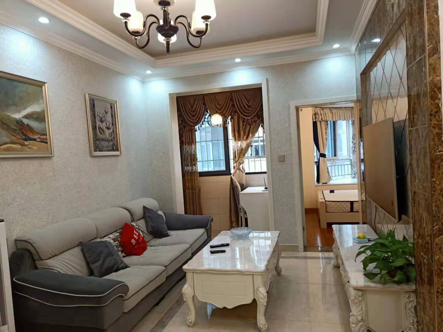 南湖锦苑 1室1厅1卫 1900.0元/月 南湖锦苑 1室1厅1卫 1900.0元/月室内图