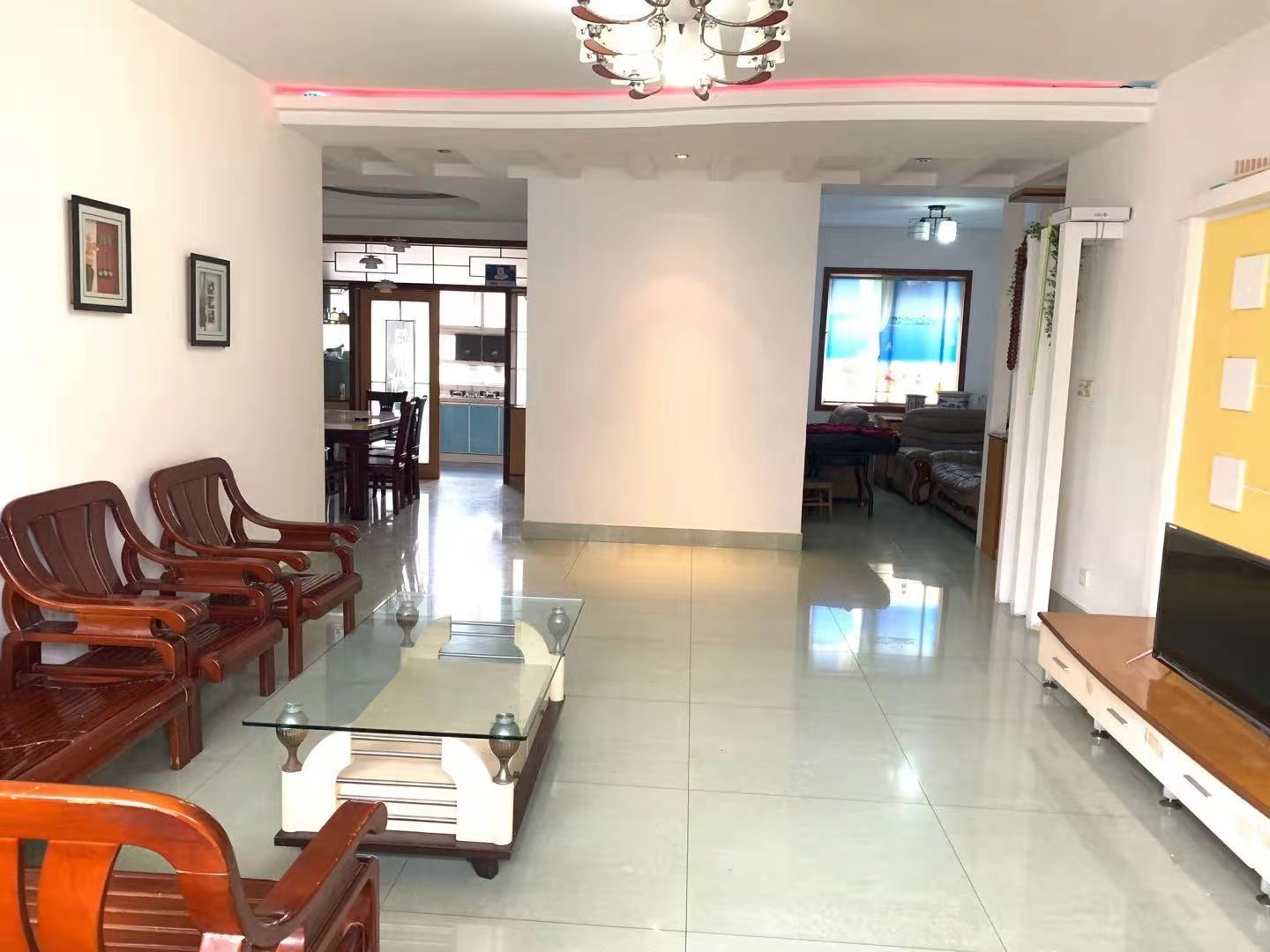 天泰小区  4室2厅2卫    72.0万 天泰小区  4室2厅2卫    72.0万