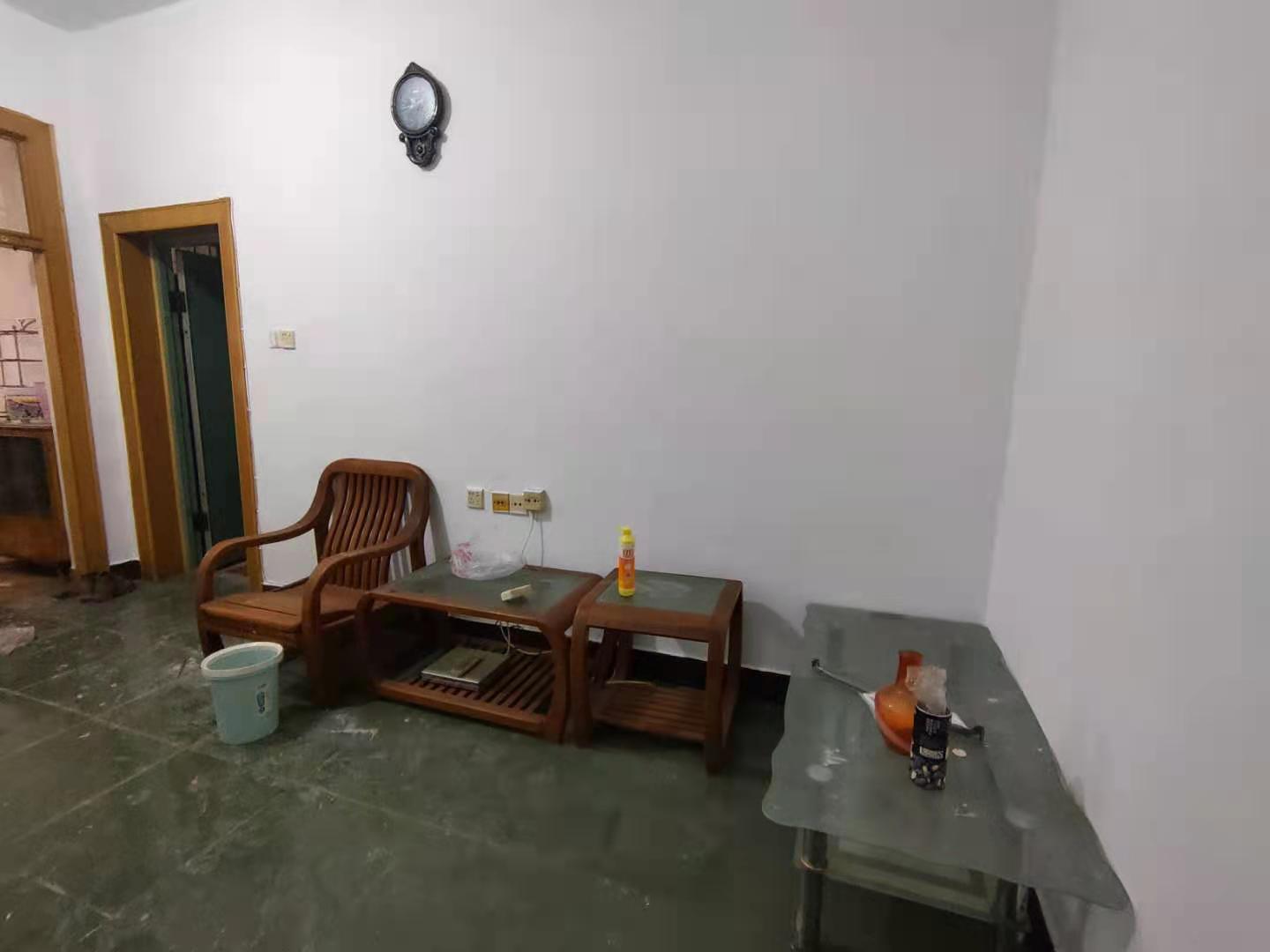 操坪社区 2室2厅1卫 1000.0元/月 操坪社区 2室2厅1卫 1000.0元/月室内图