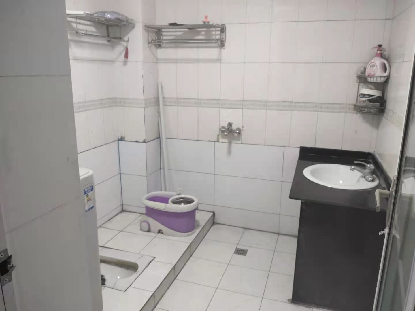 红港路综合楼 3室2厅1卫 1200.0元/月 红港路综合楼 3室2厅1卫 1200.0元/月户型图