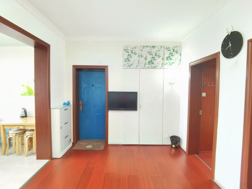 天鹅花园 2室1厅1卫 32.0万 天鹅花园 2室1厅1卫 32.0万客厅