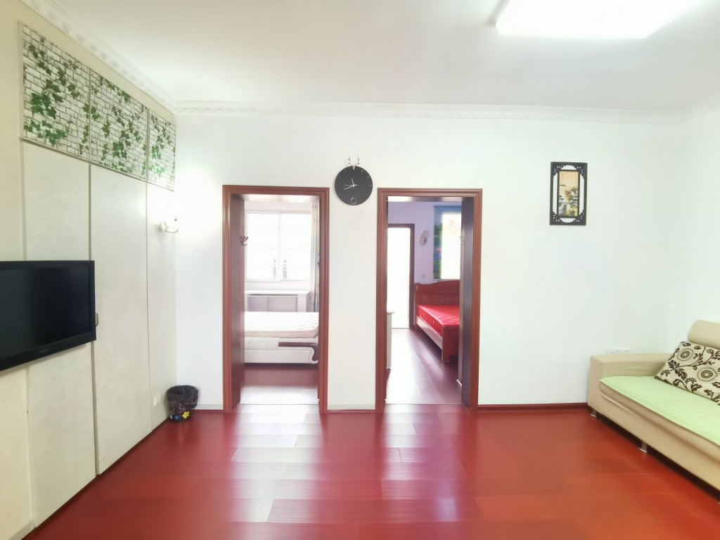 天鹅花园 2室1厅1卫 32.0万 天鹅花园 2室1厅1卫 32.0万客厅