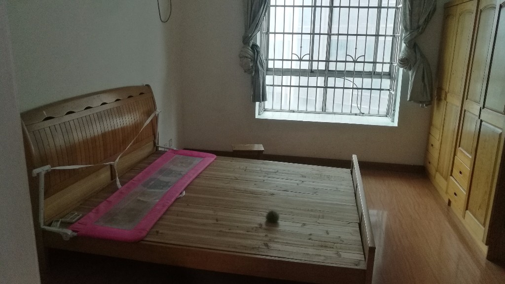 玉兰阁  3室2厅1卫   1100.00元/月室内图