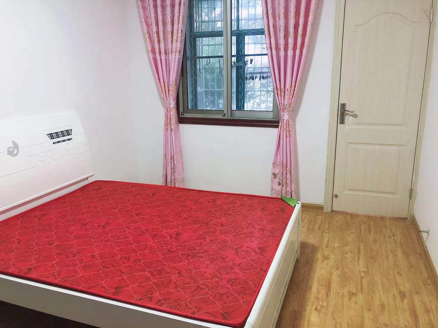 陆贾山庄  3室2厅2卫    1000.0元/月 陆贾山庄  3室2厅2卫    1000.0元/月室内图