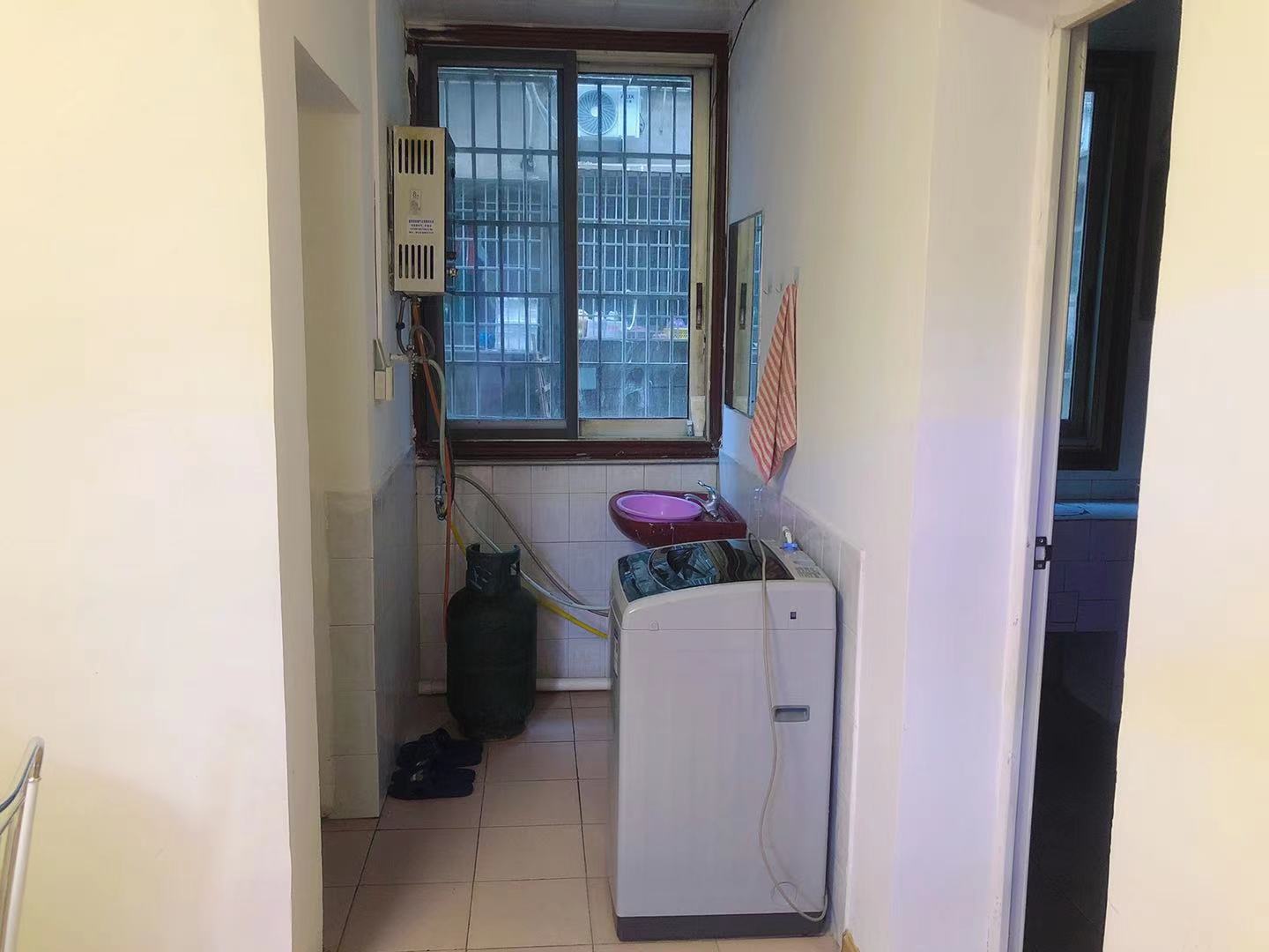 陆贾山庄  3室2厅2卫    1000.0元/月 陆贾山庄  3室2厅2卫    1000.0元/月室内图