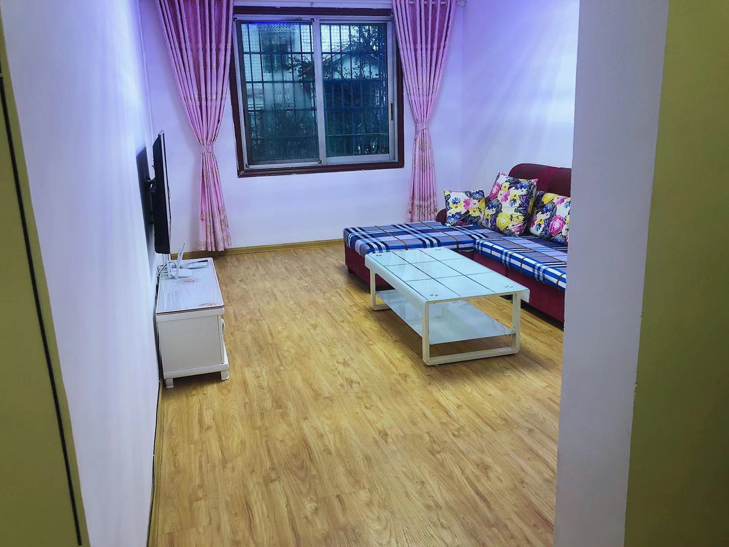 陆贾山庄  3室2厅2卫    1000.0元/月 陆贾山庄  3室2厅2卫    1000.0元/月室内图