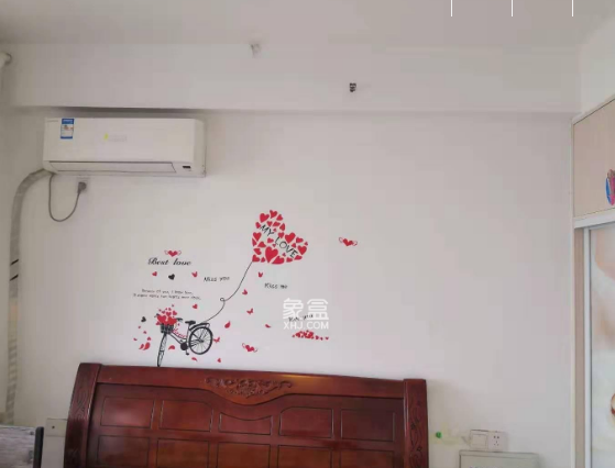 龙腾国际 1室1厅1卫 21.0万 龙腾国际 1室1厅1卫 21.0万客厅