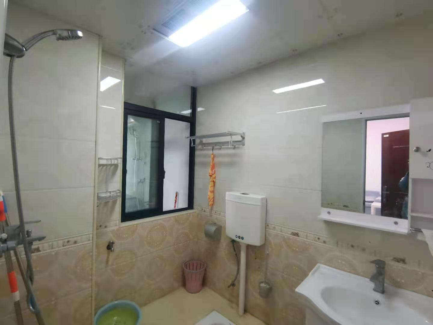 雅士林欣城 2室1厅1卫 1500.0元/月 雅士林欣城 2室1厅1卫 1500.0元/月室内图