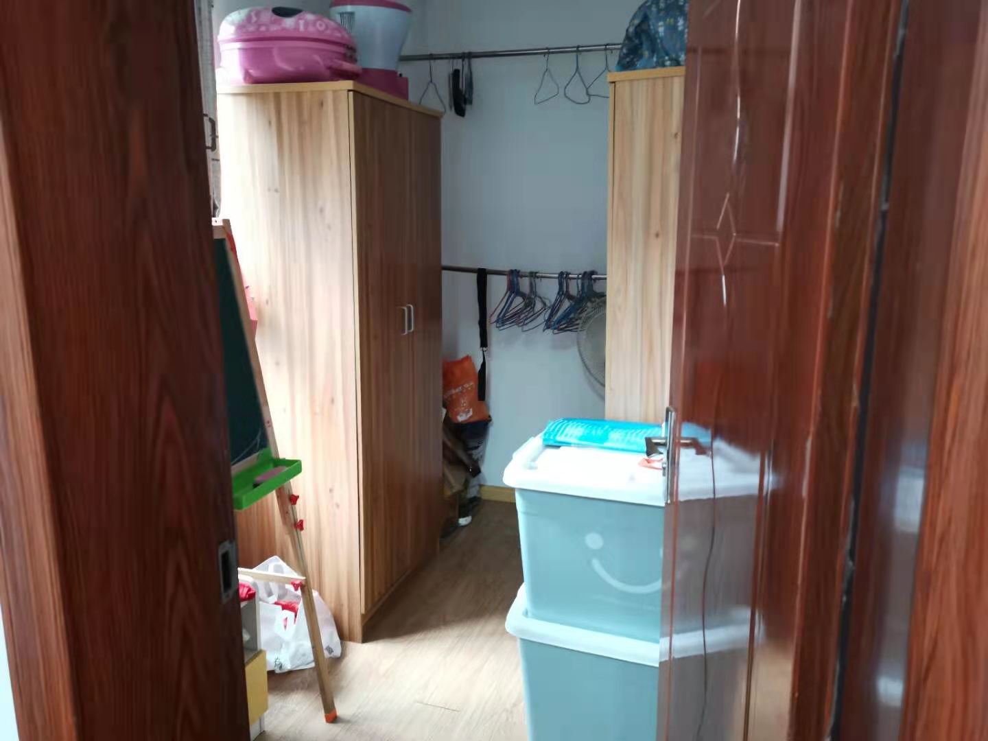 生态丽景 3室2厅1卫 2000.0元/月 生态丽景 3室2厅1卫 2000.0元/月室内图