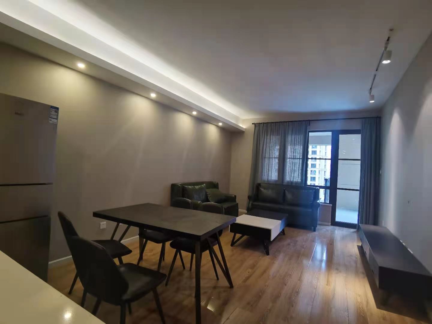 南湖国际1期  2室2厅1卫    2500.0元/月 南湖国际1期  2室2厅1卫    2500.0元/月室内图