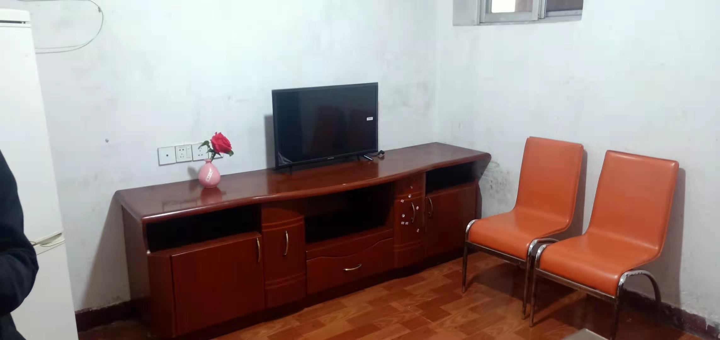 新华一村 1室1厅1卫 700.00元/月 新华一村 1室1厅1卫 700.00元/月室内图