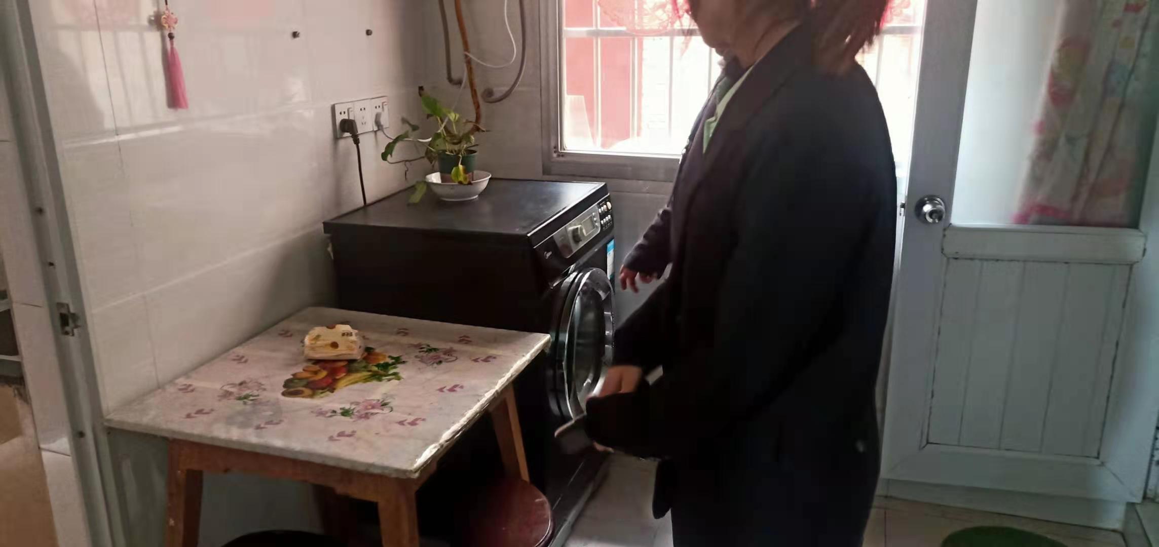 新华一村 1室1厅1卫 700.00元/月 新华一村 1室1厅1卫 700.00元/月室内图