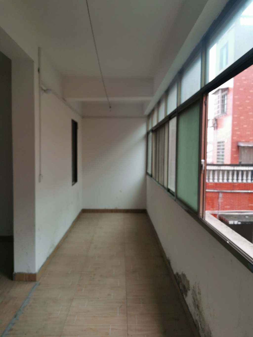 朝阳办事处江金社区  4室2厅2卫    72.8万卧室