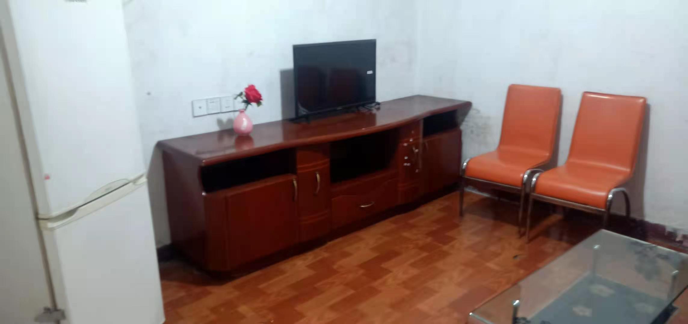 新华一村 1室1厅1卫 700.00元/月 新华一村 1室1厅1卫 700.00元/月室内图