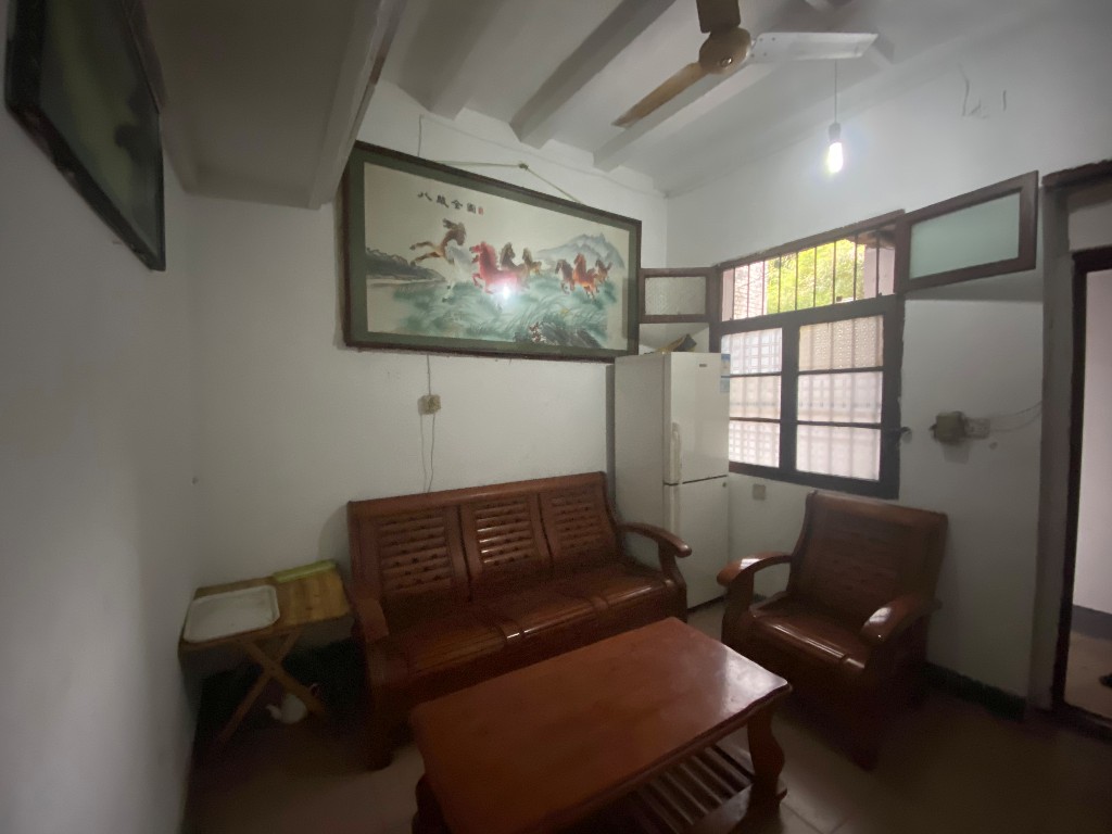 新华东路散盘 2室1厅1卫 500.0元/月 新华东路散盘 2室1厅1卫 500.0元/月室内图