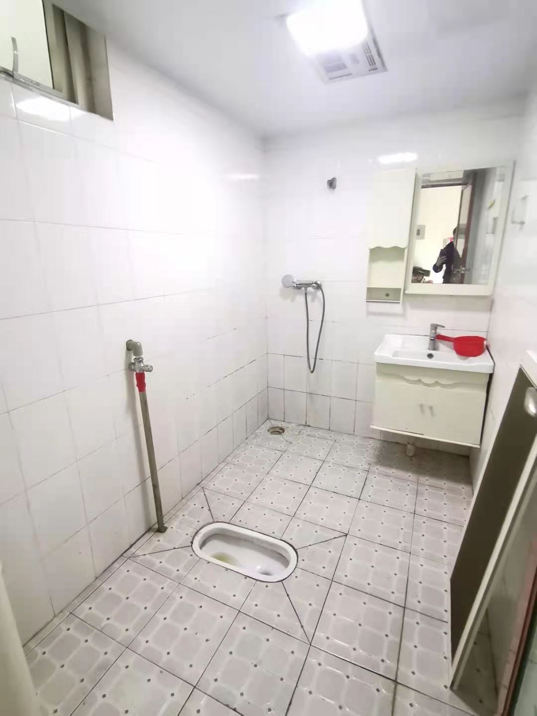 南湖锦苑 1室1厅1卫 1600.0元/月 南湖锦苑 1室1厅1卫 1600.0元/月室内图