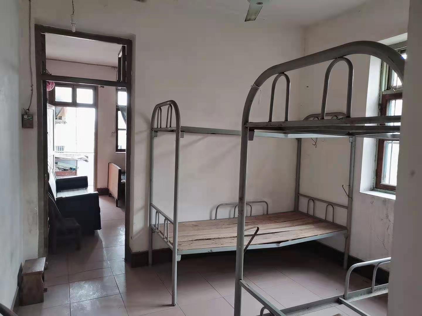 桥南湘运宿舍  3室2厅1卫    600.0元/月 桥南湘运宿舍  3室2厅1卫    600.0元/月室内图