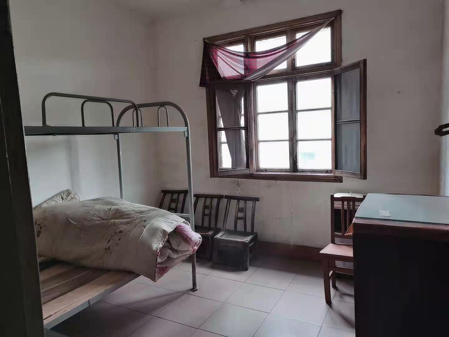 桥南湘运宿舍  3室2厅1卫    600.0元/月 桥南湘运宿舍  3室2厅1卫    600.0元/月室内图