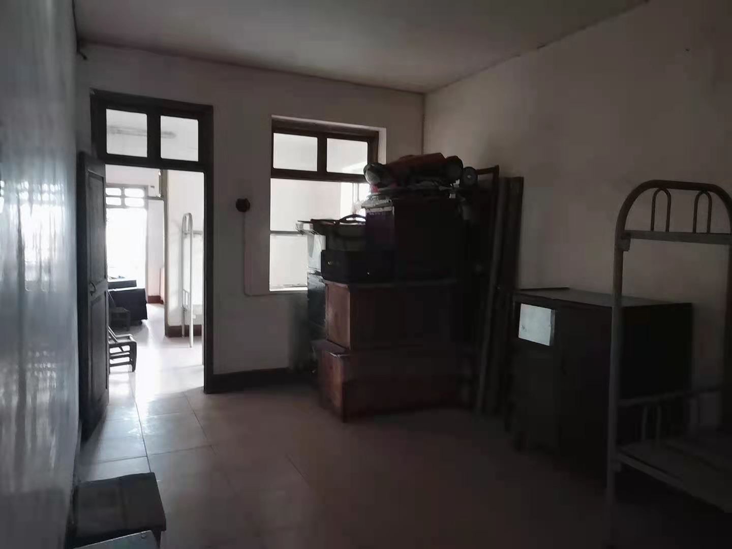 桥南湘运宿舍  3室2厅1卫    600.0元/月 桥南湘运宿舍  3室2厅1卫    600.0元/月室内图