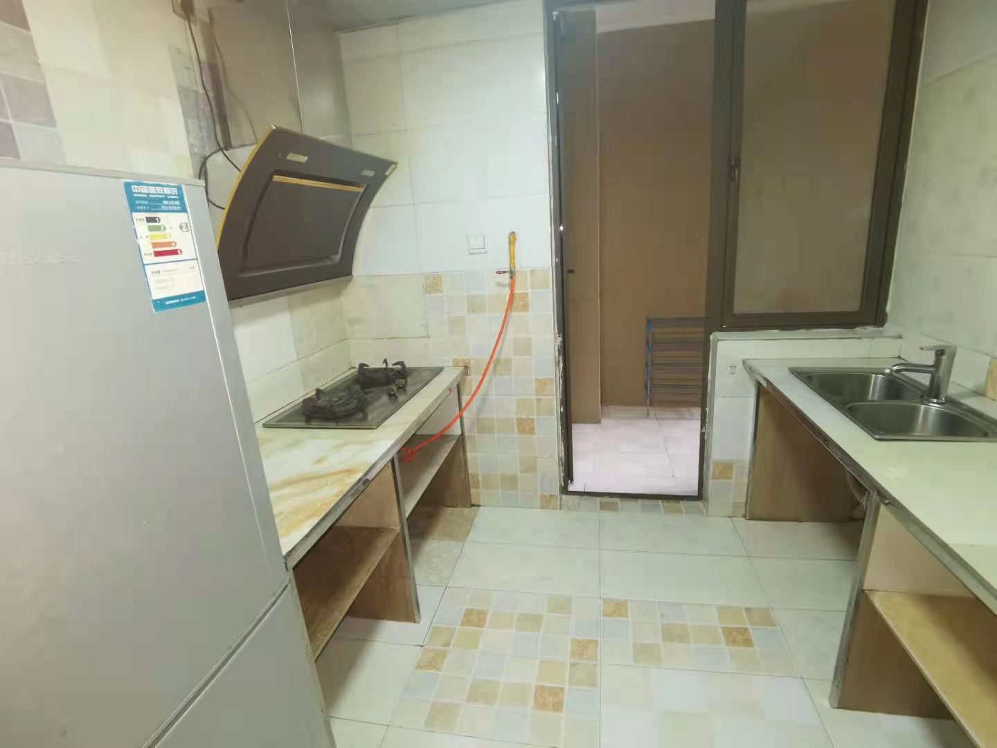 南湖国际6期  2室2厅1卫    2500.0元/月 南湖国际6期  2室2厅1卫    2500.0元/月室内图