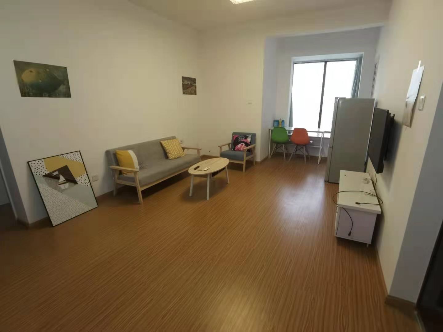 南湖半岛 1室1厅1卫 1500.0元/月 南湖半岛 1室1厅1卫 1500.0元/月室内图