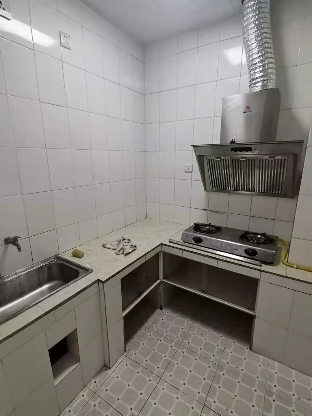 南湖锦苑 1室1厅1卫 1600.0元/月 南湖锦苑 1室1厅1卫 1600.0元/月室内图