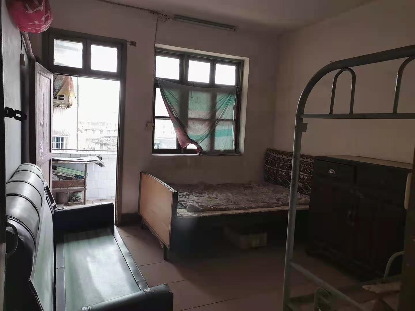 桥南湘运宿舍  3室2厅1卫    600.0元/月 桥南湘运宿舍  3室2厅1卫    600.0元/月室内图