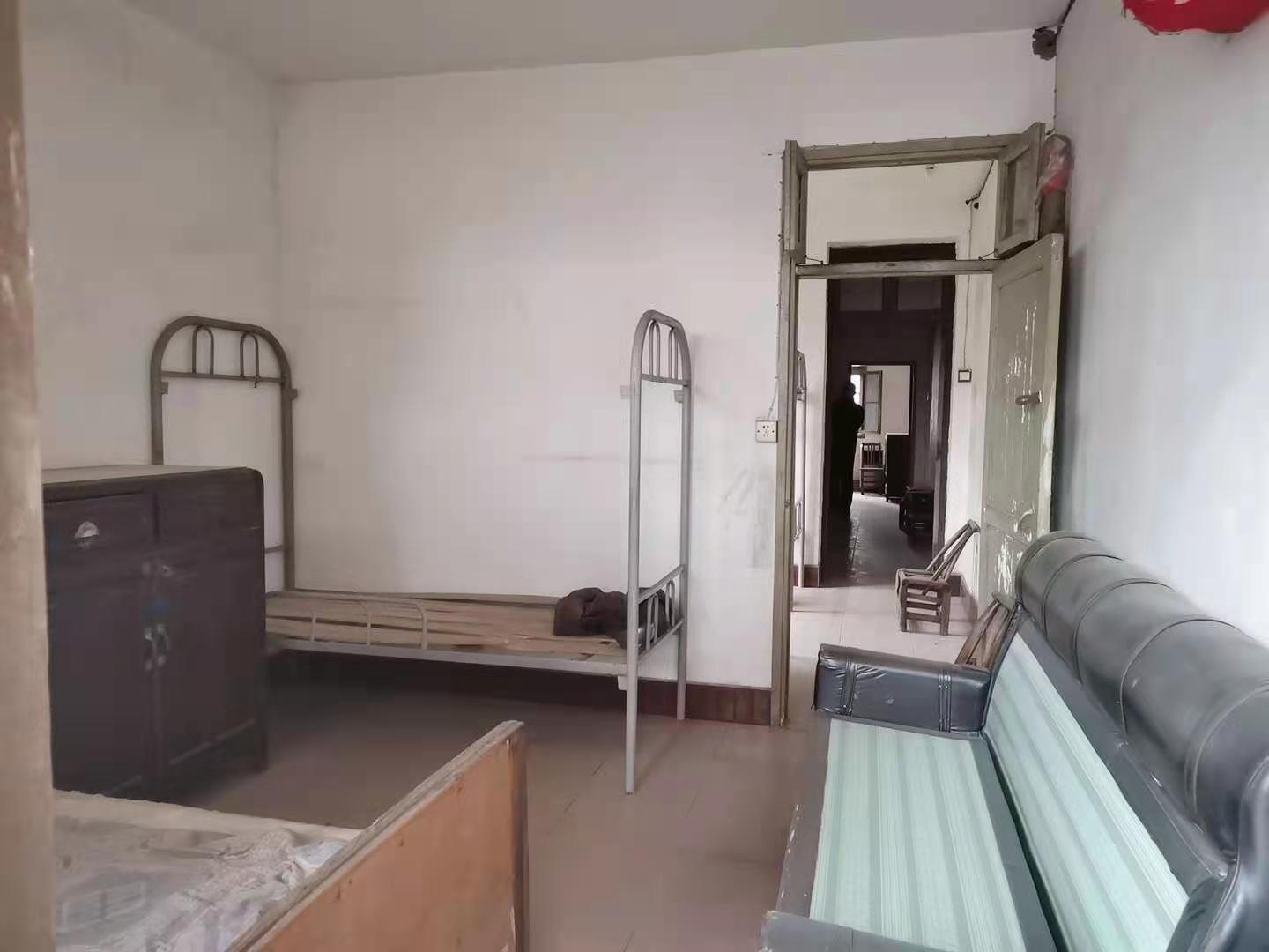 桥南湘运宿舍  3室2厅1卫    600.0元/月 桥南湘运宿舍  3室2厅1卫    600.0元/月室内图