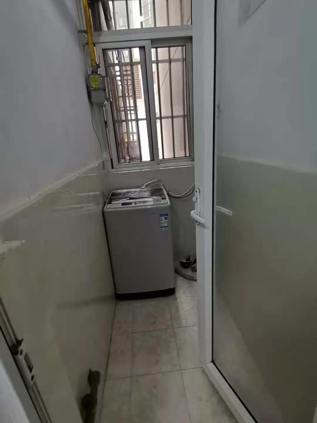 南湖锦苑 1室1厅1卫 1600.0元/月 南湖锦苑 1室1厅1卫 1600.0元/月室内图