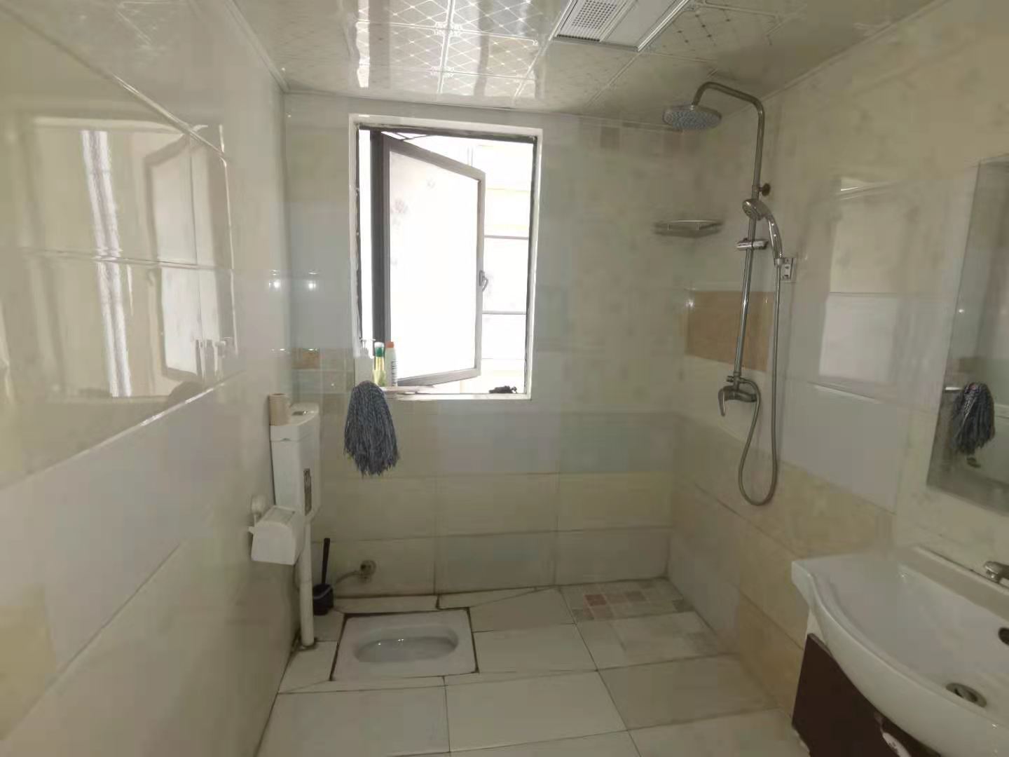 南湖国际6期  2室2厅1卫    2500.0元/月 南湖国际6期  2室2厅1卫    2500.0元/月室内图