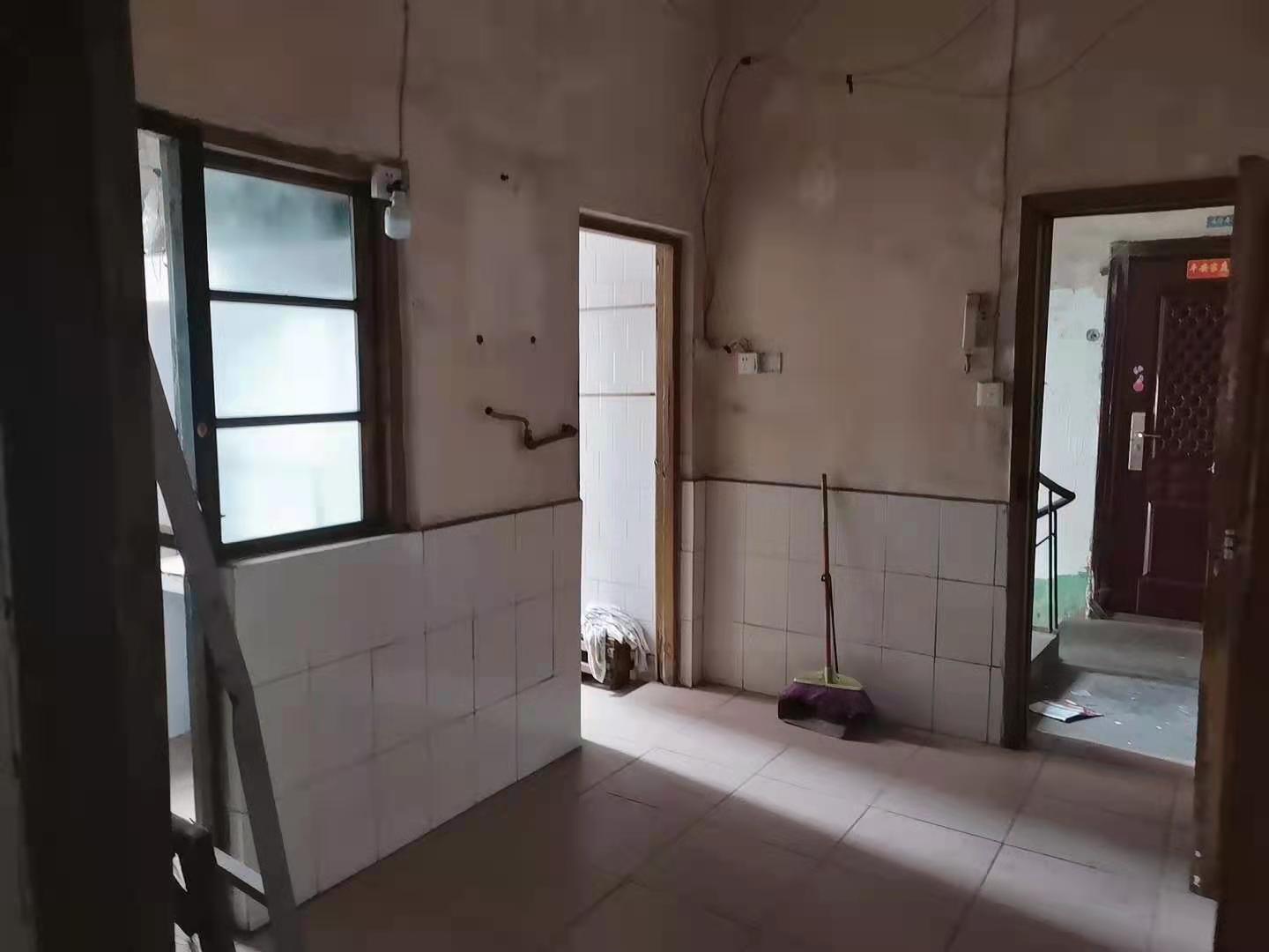 桥南湘运宿舍  3室2厅1卫    600.0元/月 桥南湘运宿舍  3室2厅1卫    600.0元/月室内图