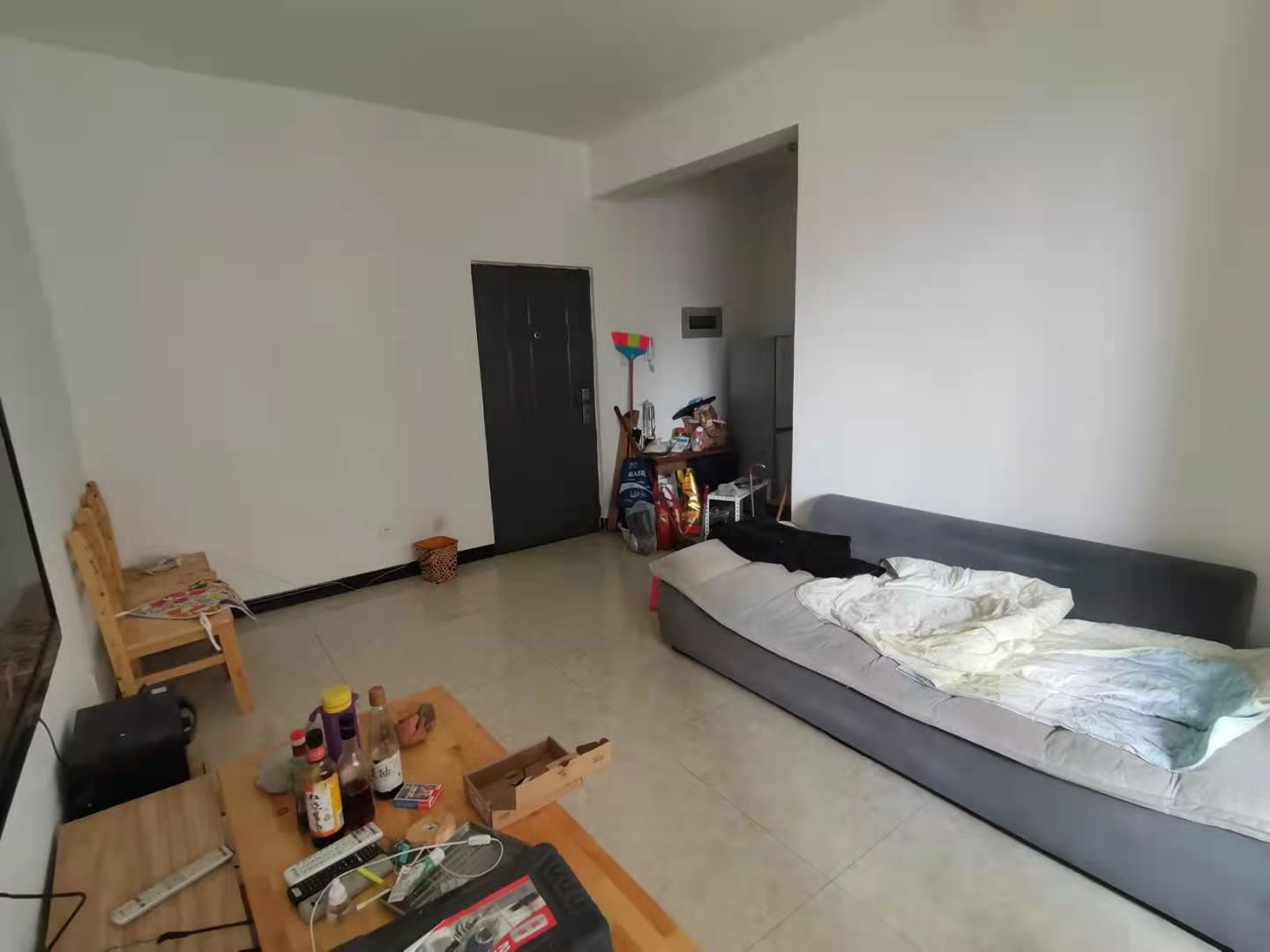 南湖锦苑 1室1厅1卫 1600.0元/月 南湖锦苑 1室1厅1卫 1600.0元/月室内图