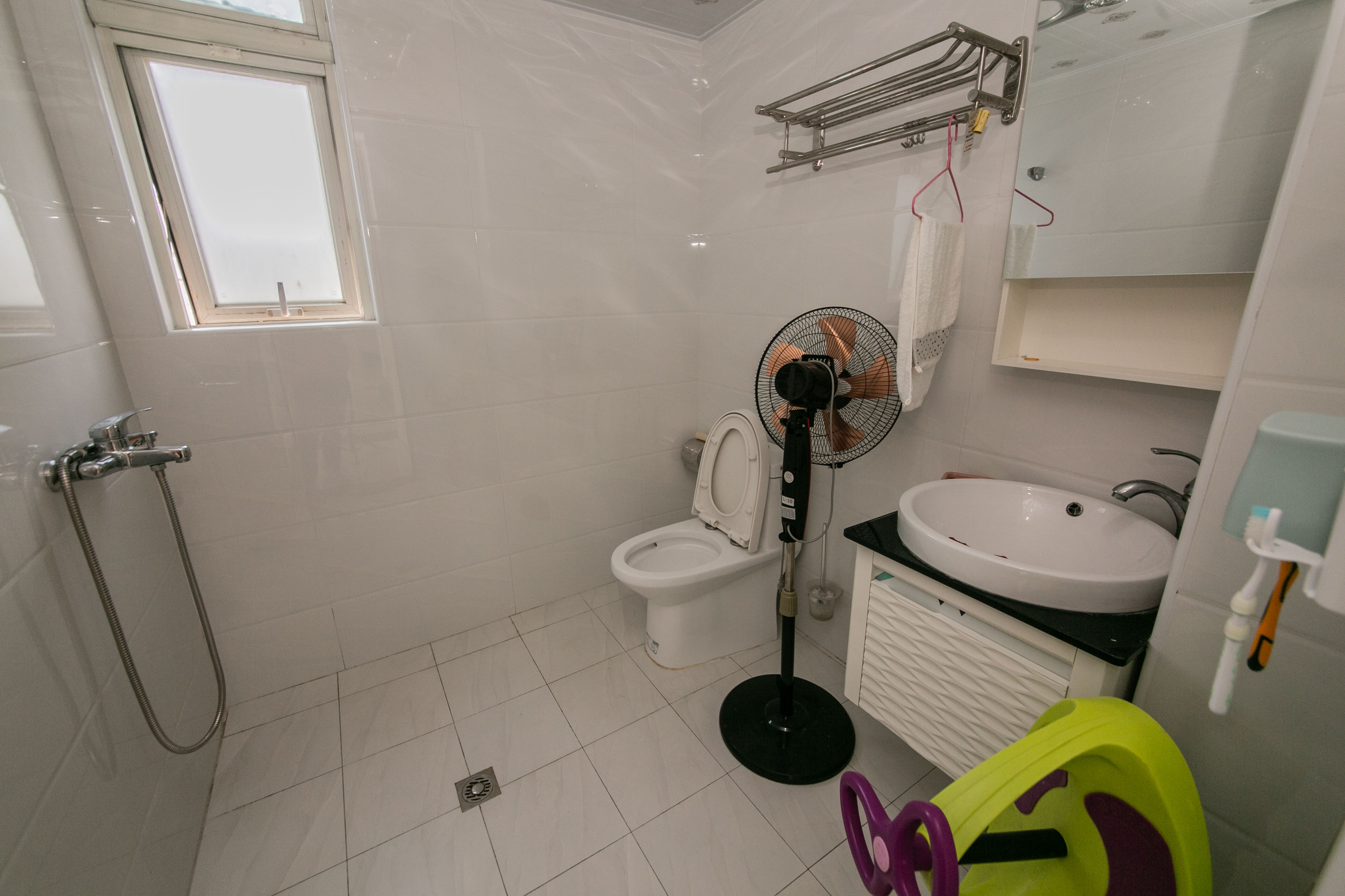 北辰三角洲E3区  3室2厅2卫    200.0万卫生间