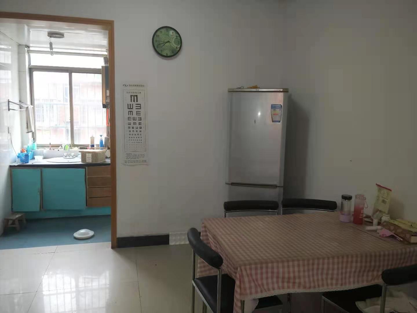 银海花园 2室1厅1卫 48.0万 银海花园 2室1厅1卫 48.0万客厅