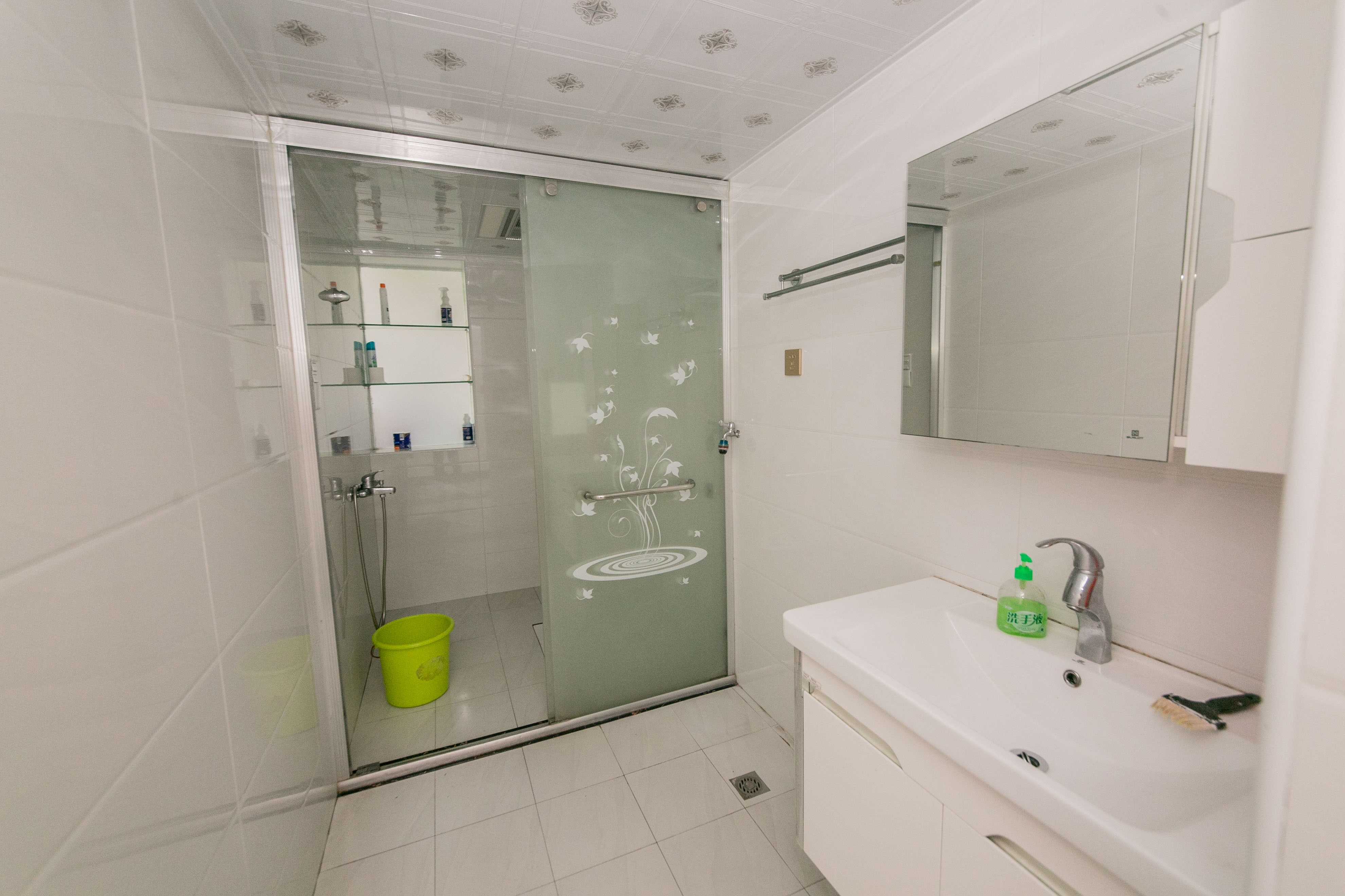 北辰三角洲E3区  3室2厅2卫    200.0万卫生间