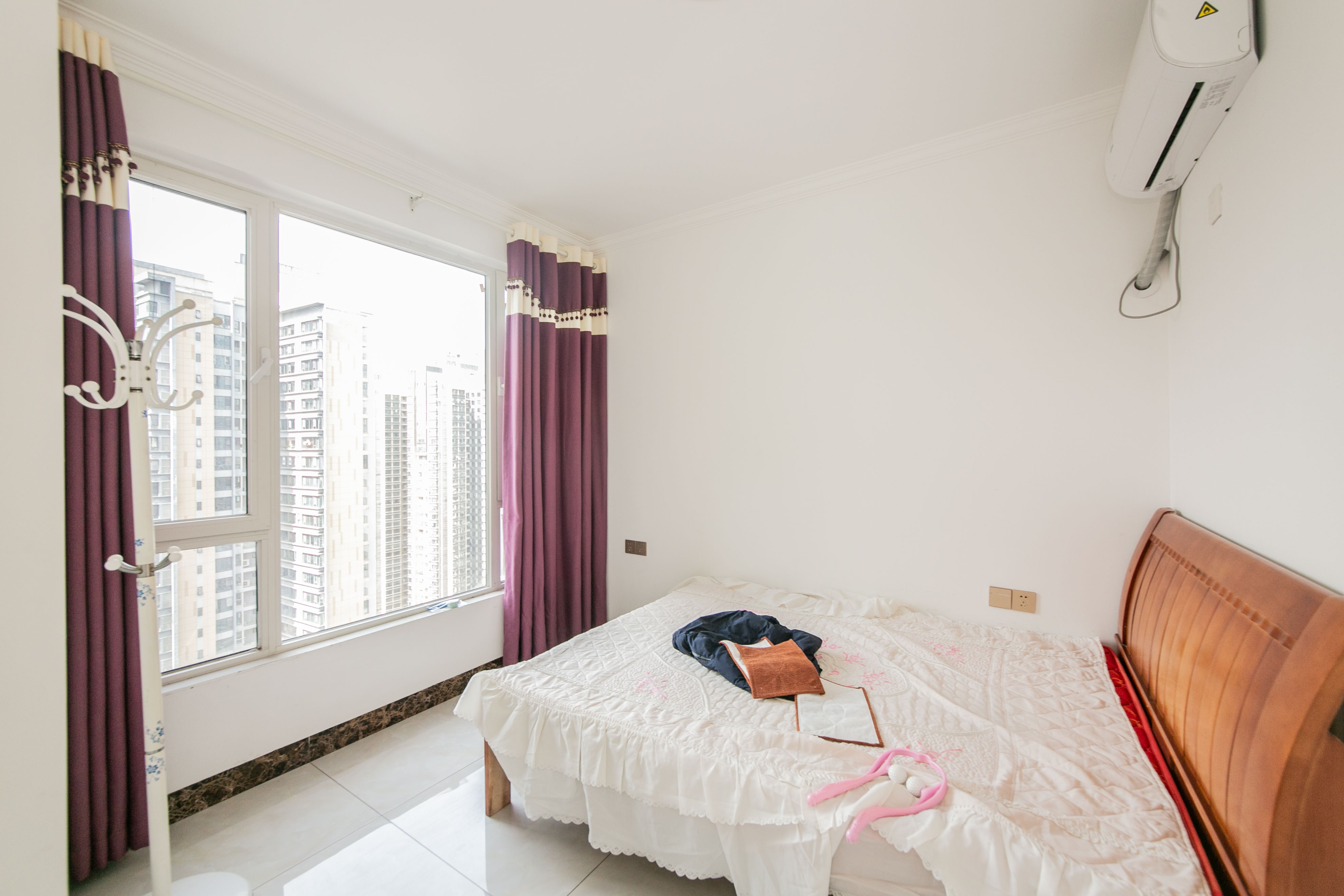 北辰三角洲E3区  3室2厅2卫    200.0万卧室