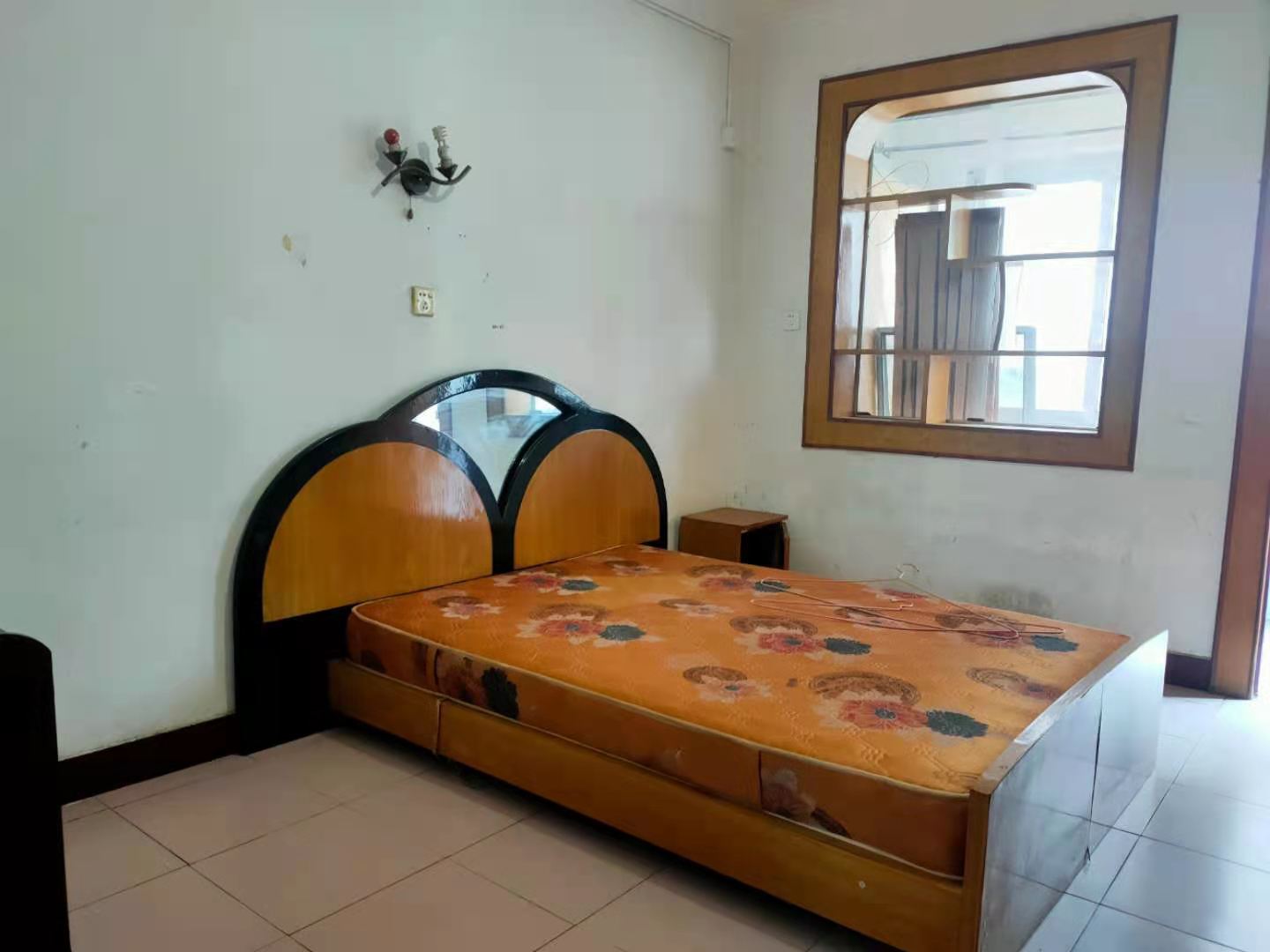 钟鼓岭龙山塘 2室1厅1卫 1100.0元/月 钟鼓岭龙山塘 2室1厅1卫 1100.0元/月室内图