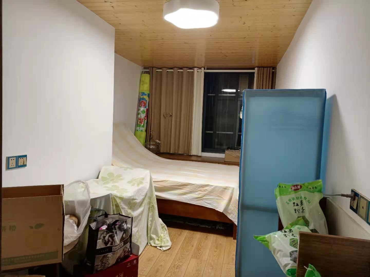 文化园三期 4室2厅2卫 96.8万 文化园三期 4室2厅2卫 96.8万客厅