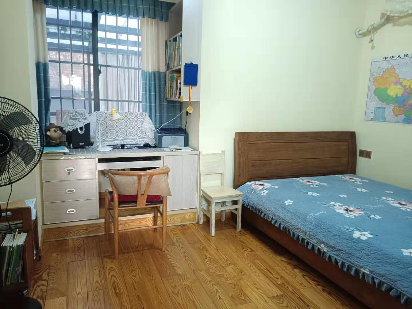 文化园三期 4室2厅3卫 156.0万 文化园三期 4室2厅3卫 156.0万客厅