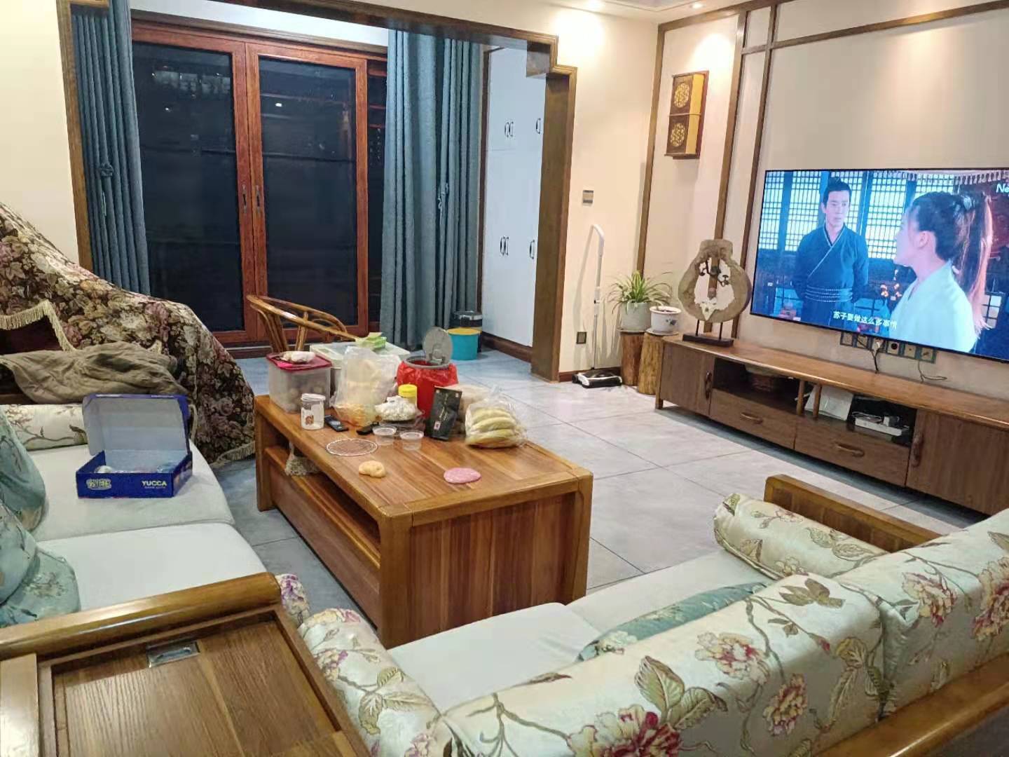 文化园三期 4室2厅2卫 96.8万 文化园三期 4室2厅2卫 96.8万客厅