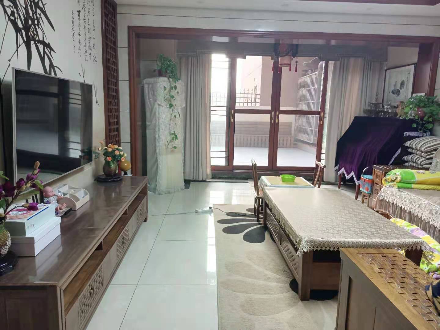 文化园三期 4室2厅3卫 156.0万 文化园三期 4室2厅3卫 156.0万客厅