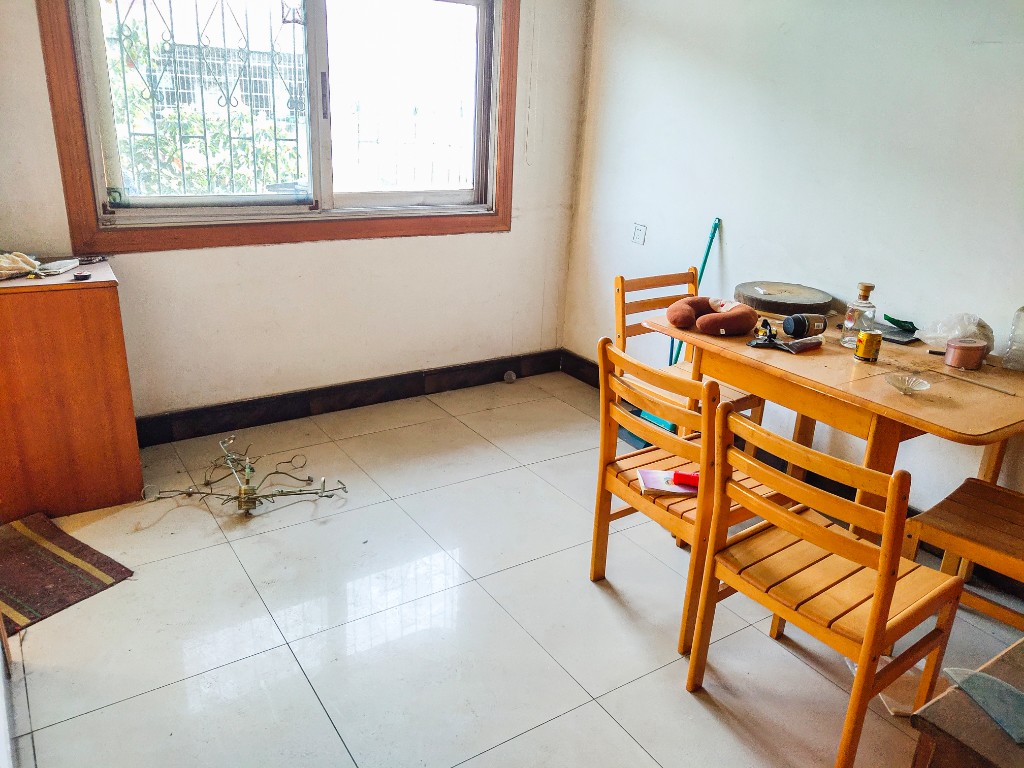 全丰小区  2室2厅1卫    27.8万卫生间